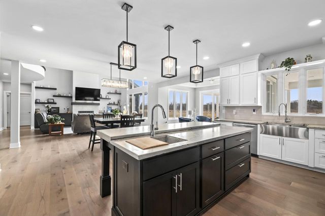 S101W33315 Genevieve DRIVE, Mukwonago, WI 53149