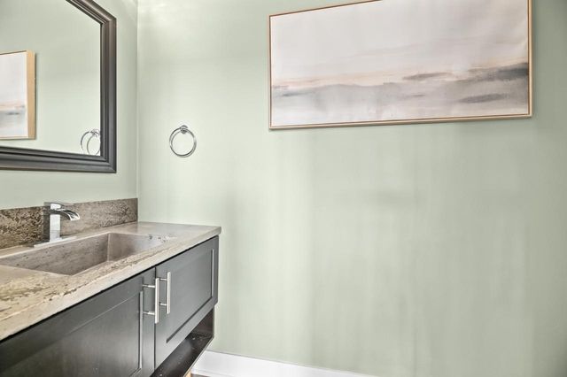 S101W33315 Genevieve DRIVE, Mukwonago, WI 53149