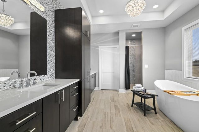 S101W33315 Genevieve DRIVE, Mukwonago, WI 53149