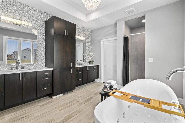 S101W33315 Genevieve DRIVE, Mukwonago, WI 53149