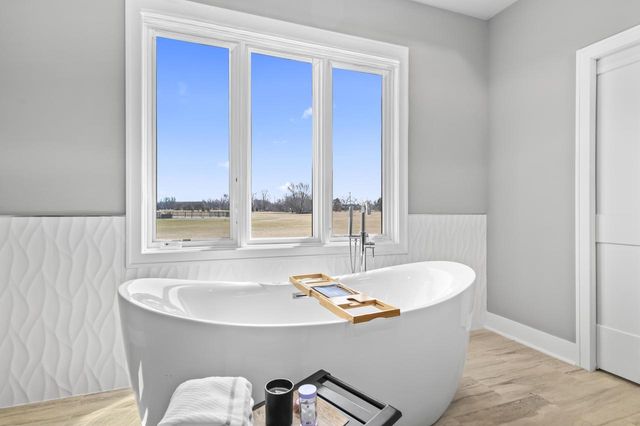 S101W33315 Genevieve DRIVE, Mukwonago, WI 53149