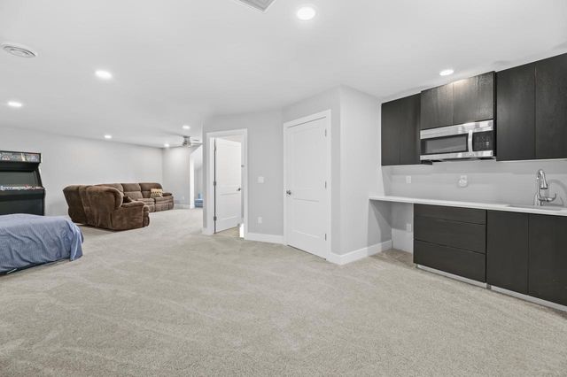 S101W33315 Genevieve DRIVE, Mukwonago, WI 53149