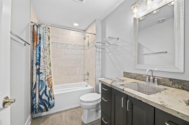 S101W33315 Genevieve DRIVE, Mukwonago, WI 53149