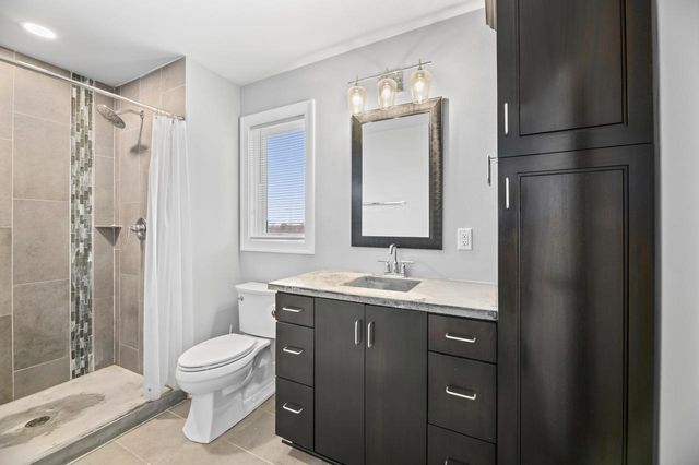 S101W33315 Genevieve DRIVE, Mukwonago, WI 53149