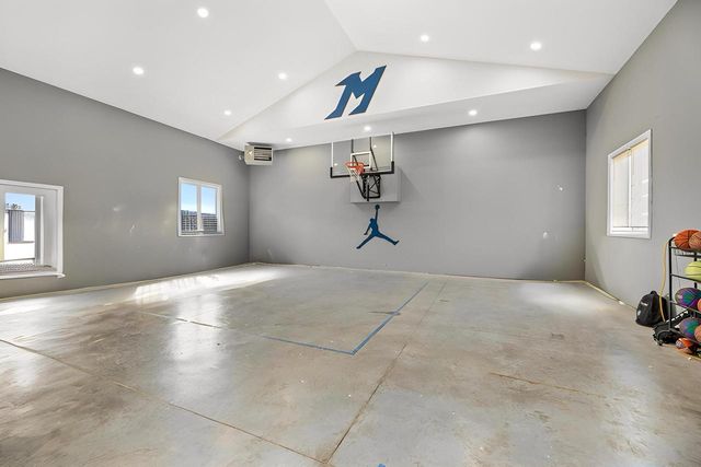 S101W33315 Genevieve DRIVE, Mukwonago, WI 53149