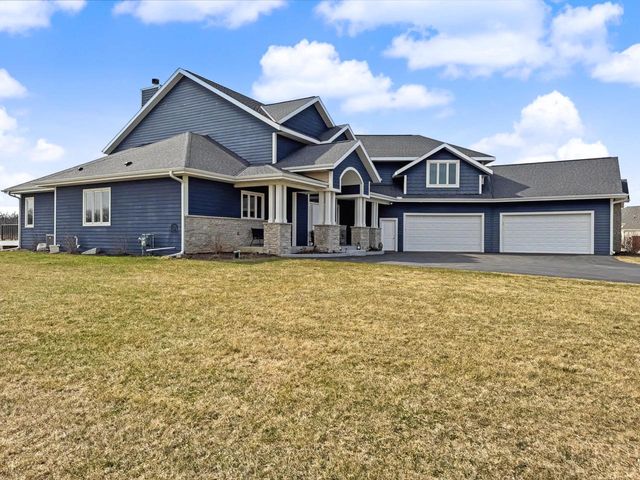 S101W33315 Genevieve DRIVE, Mukwonago, WI 53149