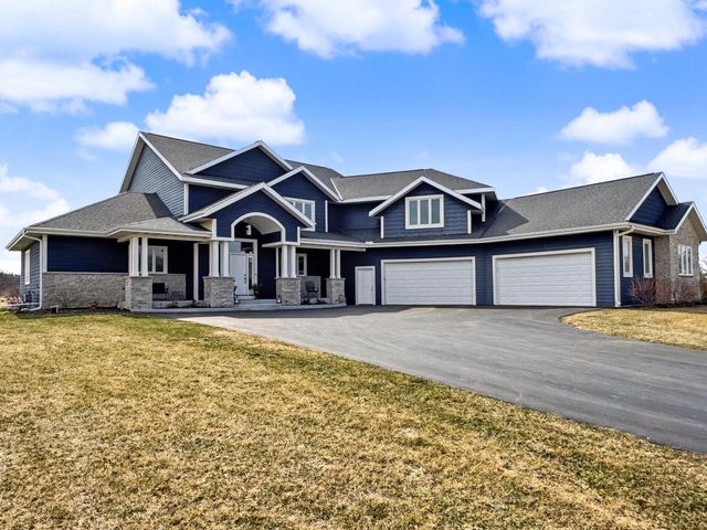 S101W33315 Genevieve DRIVE, Mukwonago, WI 53149