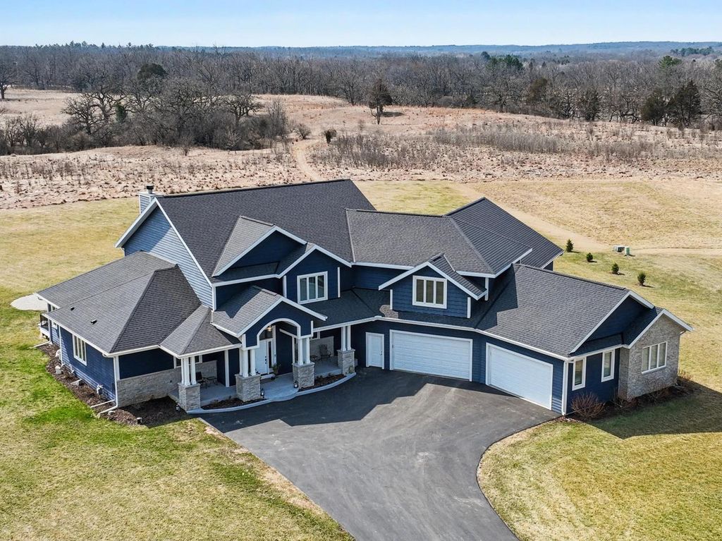 S101W33315 Genevieve DRIVE, Mukwonago, WI 53149