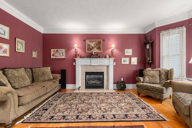 69 Nixon Rd, Framingham, MA 01701