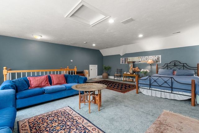69 Nixon Rd, Framingham, MA 01701