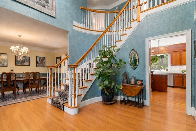 69 Nixon Rd, Framingham, MA 01701