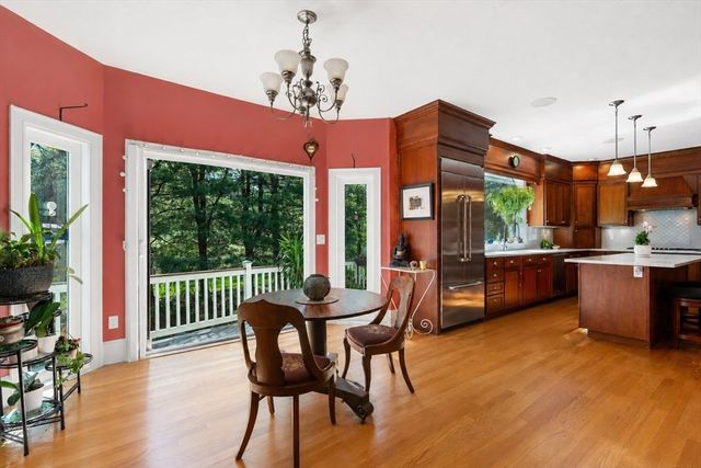 69 Nixon Rd, Framingham, MA 01701