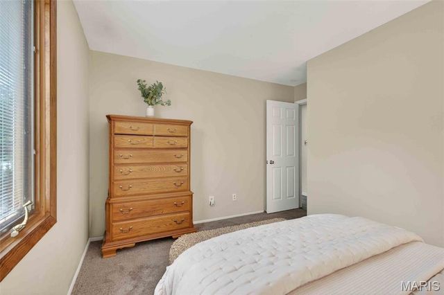 516 Crestview Lane, St Charles, MO 63301