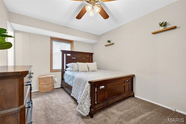 516 Crestview Lane, St Charles, MO 63301