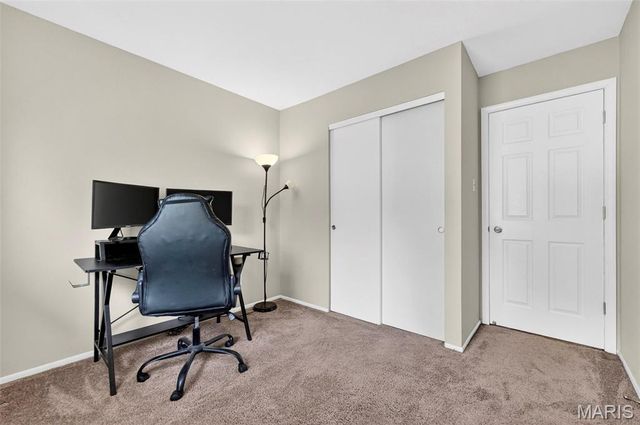 516 Crestview Lane, St Charles, MO 63301