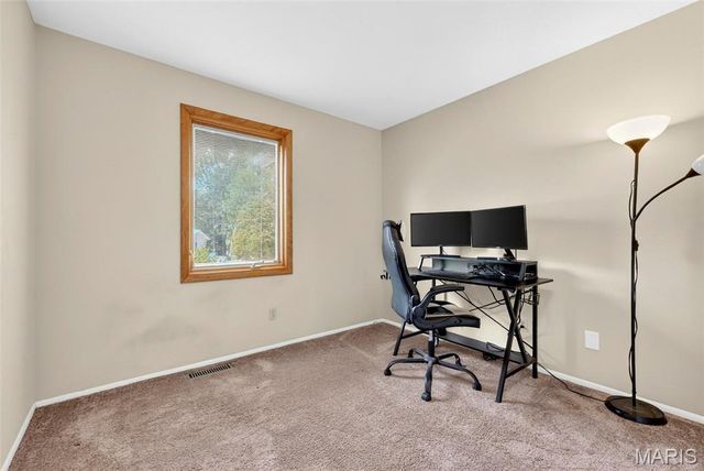 516 Crestview Lane, St Charles, MO 63301