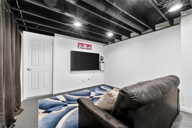 516 Crestview Lane, St Charles, MO 63301