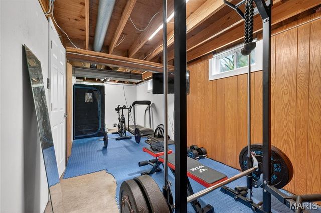 516 Crestview Lane, St Charles, MO 63301