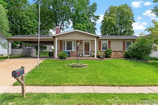 516 Crestview Lane, St Charles, MO 63301