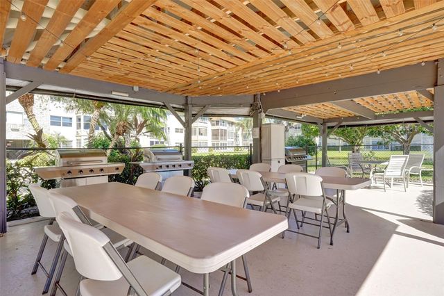 3501 NW 47th Ave 503, Lauderdale Lakes, FL 33319