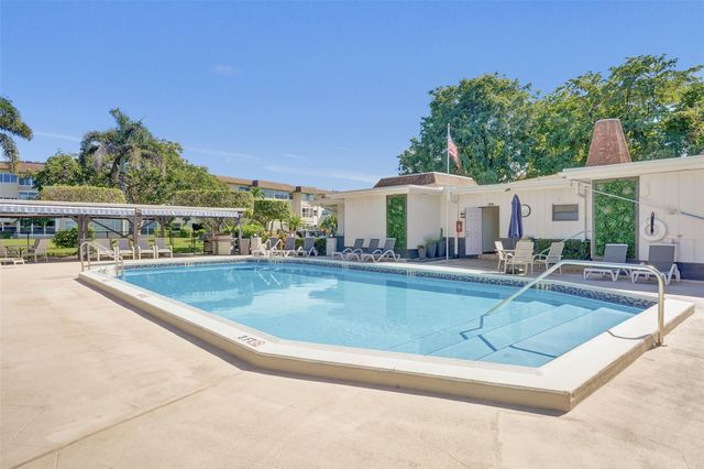 3501 NW 47th Ave 503, Lauderdale Lakes, FL 33319