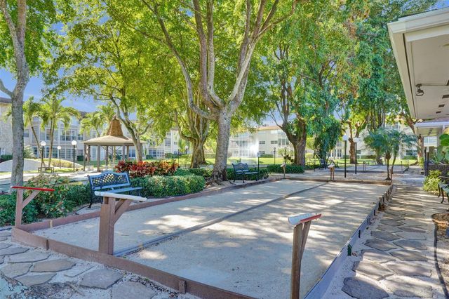 3501 NW 47th Ave 503, Lauderdale Lakes, FL 33319