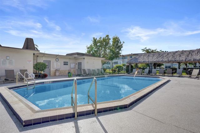 3501 NW 47th Ave 503, Lauderdale Lakes, FL 33319