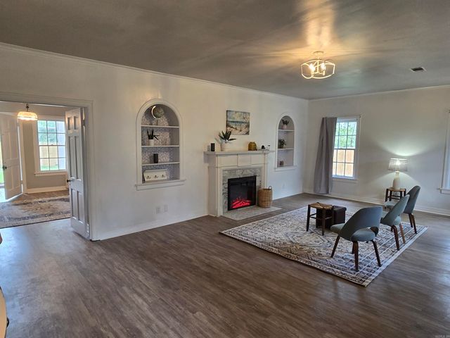 1840 S Oak Street, Pine Bluff, AR 71601