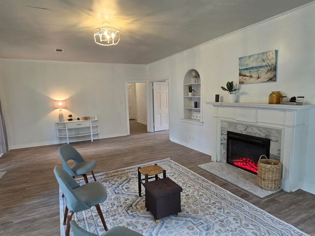 1840 S Oak Street, Pine Bluff, AR 71601