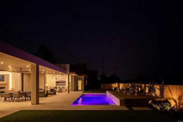 601 N Cedros Avenue, Solana Beach, CA 92075