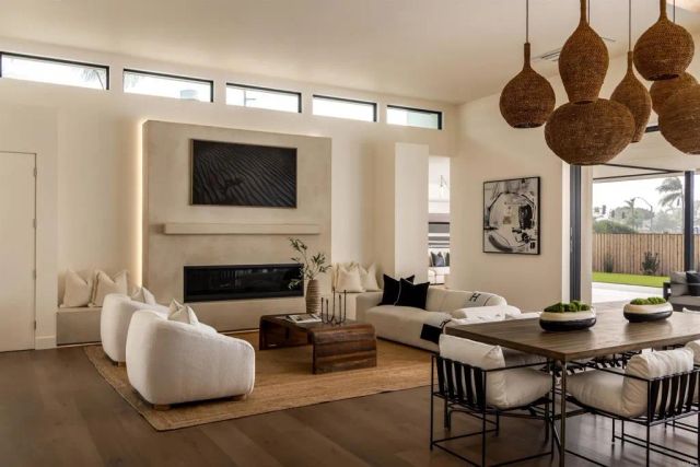 601 N Cedros Avenue, Solana Beach, CA 92075