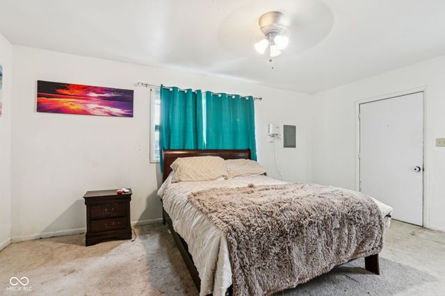 219 E McKenzie Road, Greenfield, IN 46140