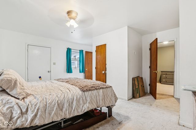 219 E McKenzie Road, Greenfield, IN 46140