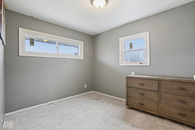 219 E McKenzie Road, Greenfield, IN 46140