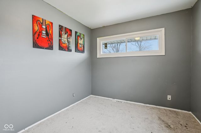 219 E McKenzie Road, Greenfield, IN 46140