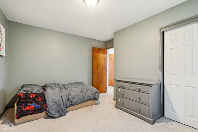 219 E McKenzie Road, Greenfield, IN 46140