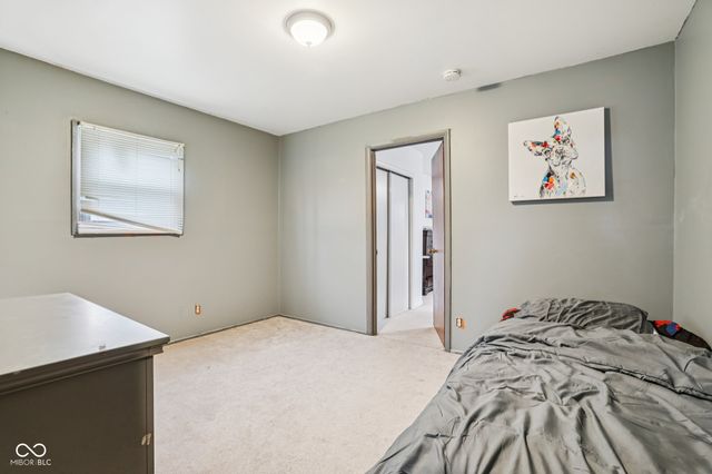 219 E McKenzie Road, Greenfield, IN 46140