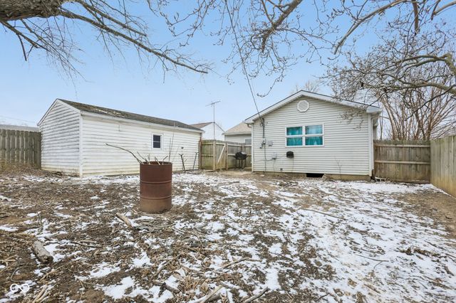 219 E McKenzie Road, Greenfield, IN 46140