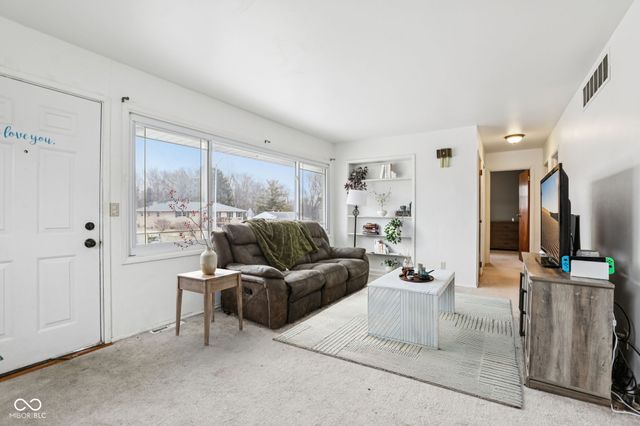 219 E McKenzie Road, Greenfield, IN 46140