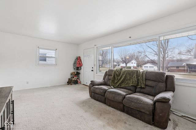 219 E McKenzie Road, Greenfield, IN 46140