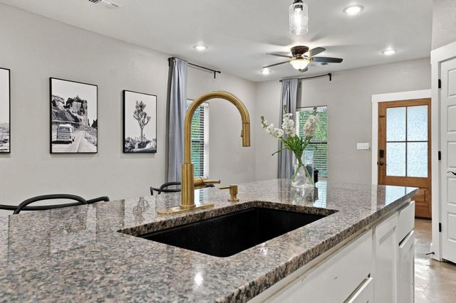 225 E Washington Street, Denison, TX 75021