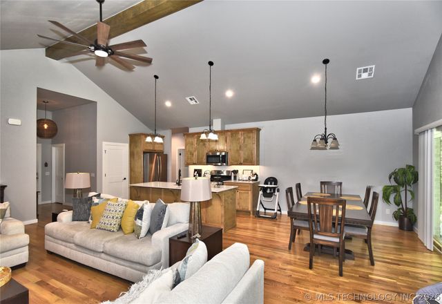 72460 S 321 Road, Wagoner, OK 74467