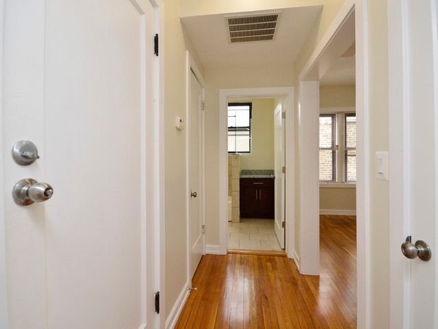 4206 N Pulaski Road 2W, Chicago, IL 60641