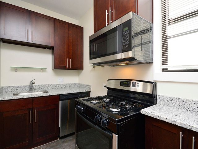 4206 N Pulaski Road 2W, Chicago, IL 60641