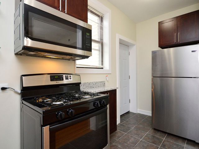 4206 N Pulaski Road 2W, Chicago, IL 60641