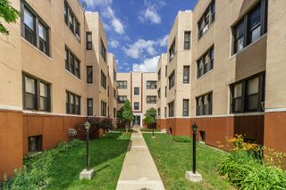 4206 N Pulaski Road 2W, Chicago, IL 60641