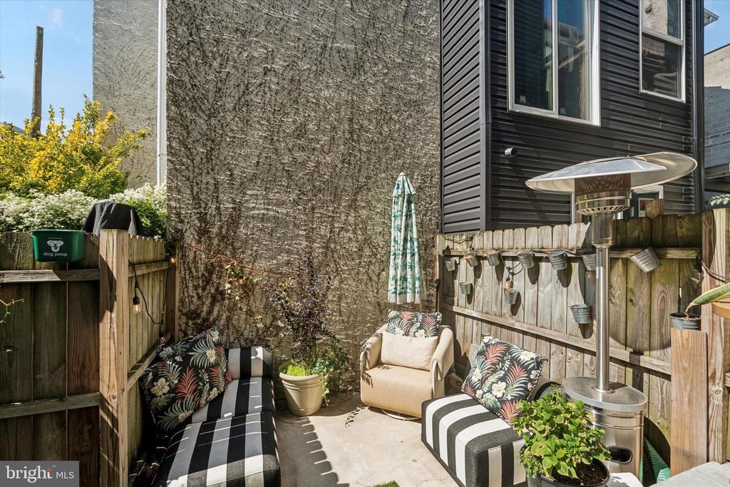 1034 S RANDOLPH ST, Philadelphia, PA 19147