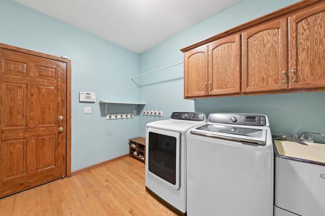 20750 Chadwick LANE, Brookfield, WI 53045