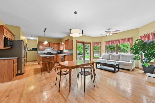 20750 Chadwick LANE, Brookfield, WI 53045