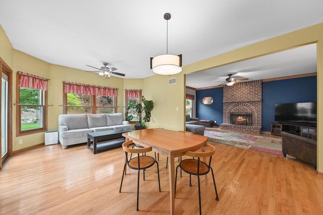 20750 Chadwick LANE, Brookfield, WI 53045